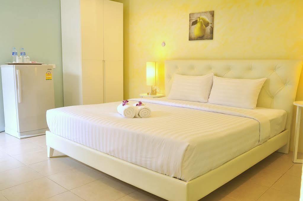 Oyo 345 The Click Guesthouse At Chalong Phuket Exterior photo